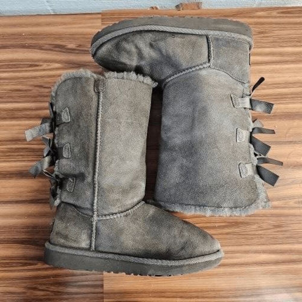 Ugg Girls' Bailey Bow Sheepskin Winter Calf‎ Boots gray Size 3 - Picture 8 of 10